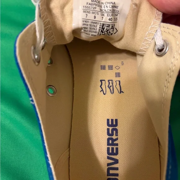 Converse Chuck Taylor’s Low Tops - Picture 4 of 5